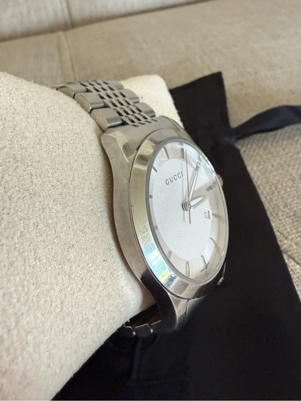 GUCCI Swiss Made Stainless Steel Monogram Watch – White Dial | Date | 5 ATM